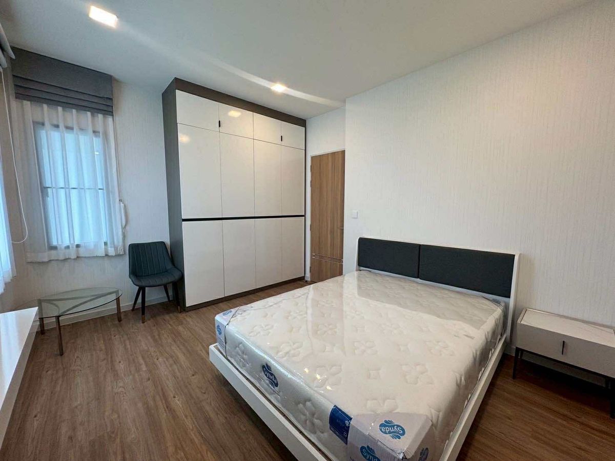 ให้เช่าบ้านลาดกระบัง สุวรรณภูมิ : ให้เช่า บ้านเดี่ยว มัณฑนา มอเตอร์เวย์ – พระราม 9 (Mantana Motorway–Rama 9) ขนาด 120.2 ตารางวา 4 ห้องนอน พร้อมอยู่ แขวงทับยาว เขตลาดกระบัง กรุงเทพมหานคร