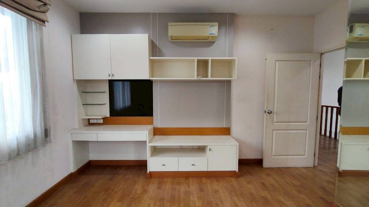 ขายบ้านพุทธมณฑล ศาลายา : ขายบ้านเดี่ยวหลังใหญ่ หัวมุม ทำเลดีที่สุดในโครงการ บุษราคัม เรสซิเด้นท์ ศาลาธรรมสพน์