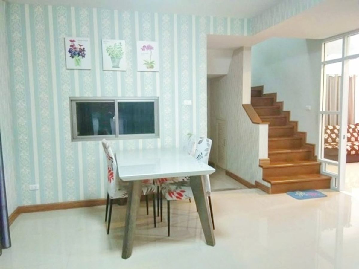 J-Park Sriracha 3.9km. Mansion Luxury 2-story Pinthong 2 Industrial Estate detached house for rent n Loading...
