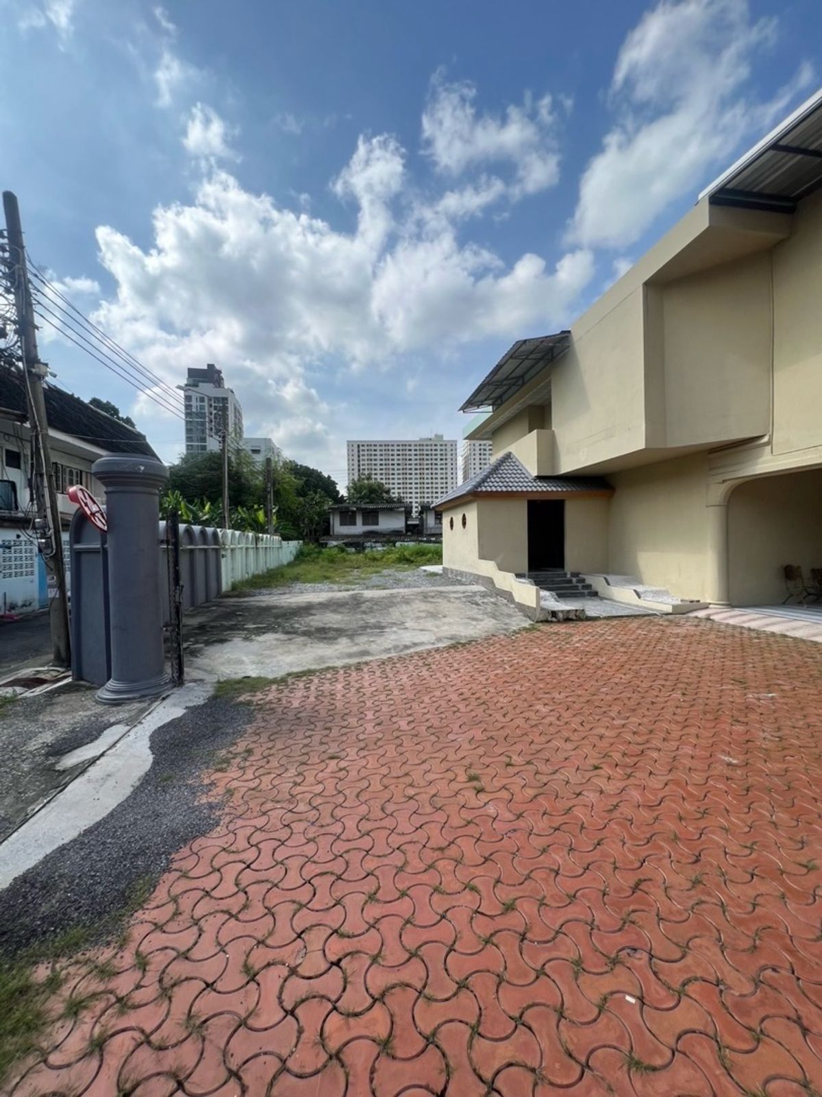 ให้เช่าร้านค้า/ตลาดนัดสะพานควาย จตุจักร : บ้านเช่า ทำธุรกิจ อินทามระ พญาไท สะพานควาย ที่จอดรถ 15 คัน 