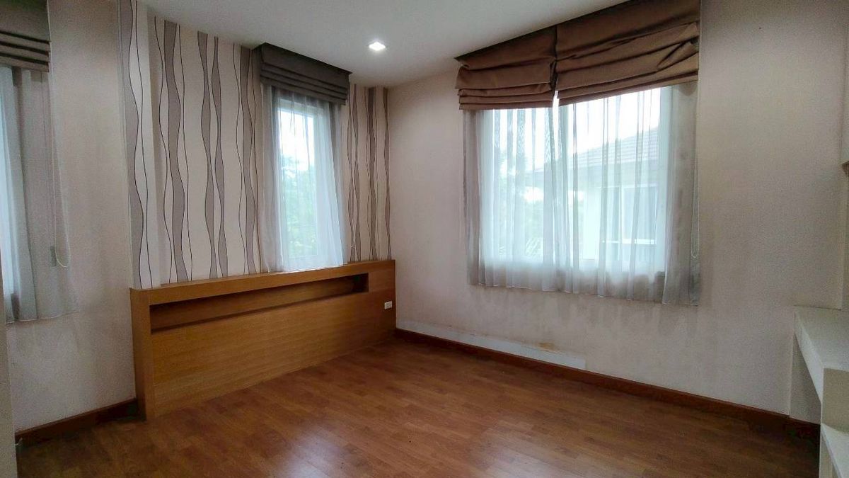 ขายบ้านพุทธมณฑล ศาลายา : ขายบ้านเดี่ยวหลังใหญ่ หัวมุม ทำเลดีที่สุดในโครงการ บุษราคัม เรสซิเด้นท์ ศาลาธรรมสพน์