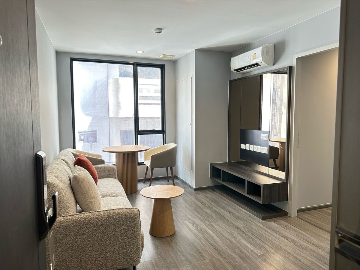 ขายคอนโดสุขุมวิท อโศก ทองหล่อ : For Sale ขายลดปิดตึก Ideo Mobi Sukhumvit 40
ขนาด 35 ตร.ม ราคา 3.99 MB ชั้น 7+