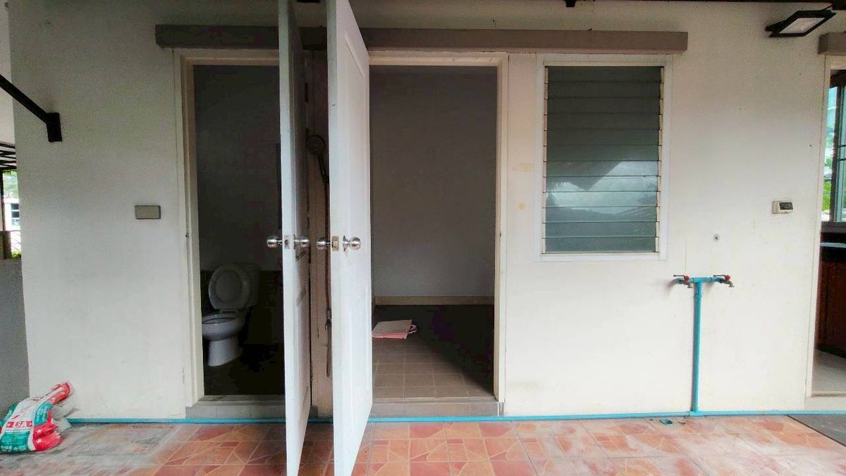 ขายบ้านพุทธมณฑล ศาลายา : ขายบ้านเดี่ยวหลังใหญ่ หัวมุม ทำเลดีที่สุดในโครงการ บุษราคัม เรสซิเด้นท์ ศาลาธรรมสพน์