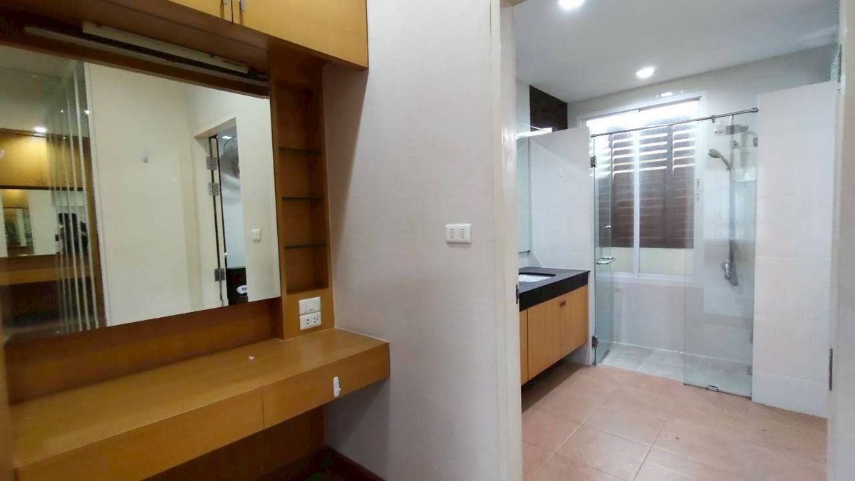 ขายบ้านพุทธมณฑล ศาลายา : ขายบ้านเดี่ยวหลังใหญ่ หัวมุม ทำเลดีที่สุดในโครงการ บุษราคัม เรสซิเด้นท์ ศาลาธรรมสพน์