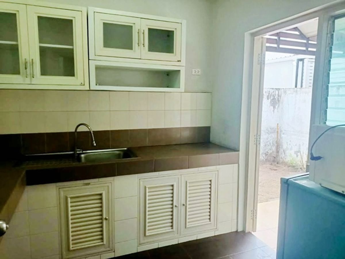 J-Park Sriracha 3.9km. Mansion Luxury 2-story Pinthong 2 Industrial Estate detached house for rent n Loading...