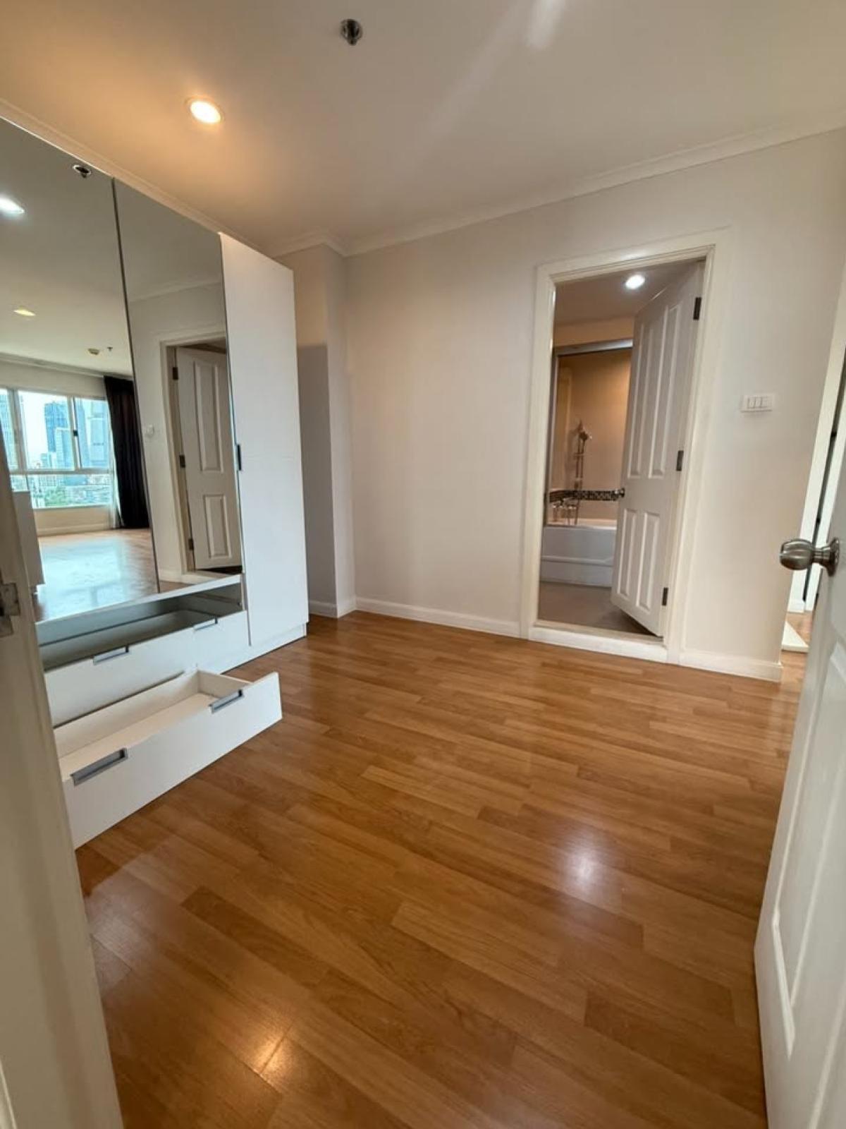 For SaleCondoRama3 (Riverside),Satupadit : For Sale Condo , Lumpini Park Riverside Rama 3 , Bang Phong Phang , Yannawa , Bangkok , CX-133483