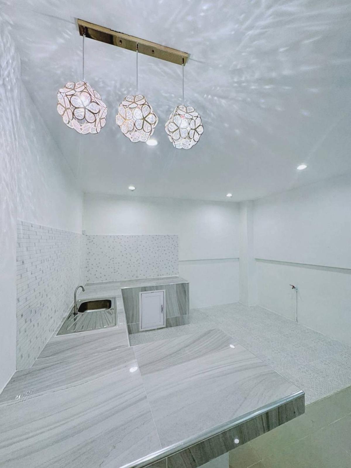 ขายทาวน์โฮมมหาชัย สมุทรสาคร : ขายทาวน์เฮ้าส์/ทาวน์โฮม  พงษ์ศิริชัย 1 อ้อมน้อย กระทุ่มแบน สมุทรสาคร CX-134776