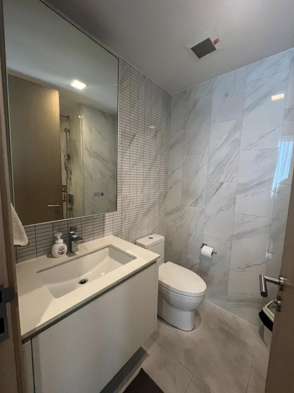 ขายคอนโดนานา : ขายคอนโด  ไฮด์ สุขุมวิท 11 BTS-นานา คลองเตยเหนือ เขต วัฒนา กรุงเทพ CX-134097