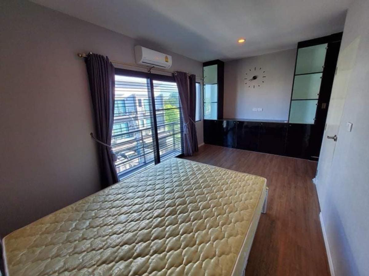 ขายทาวน์โฮมปิ่นเกล้า จรัญสนิทวงศ์ : ขายทาวน์เฮ้าส์/ทาวน์โฮม  บ้านกลางเมือง ปิ่นเกล้า-จรัญ บางอ้อ เขต บางพลัด กรุงเทพ CX-134653