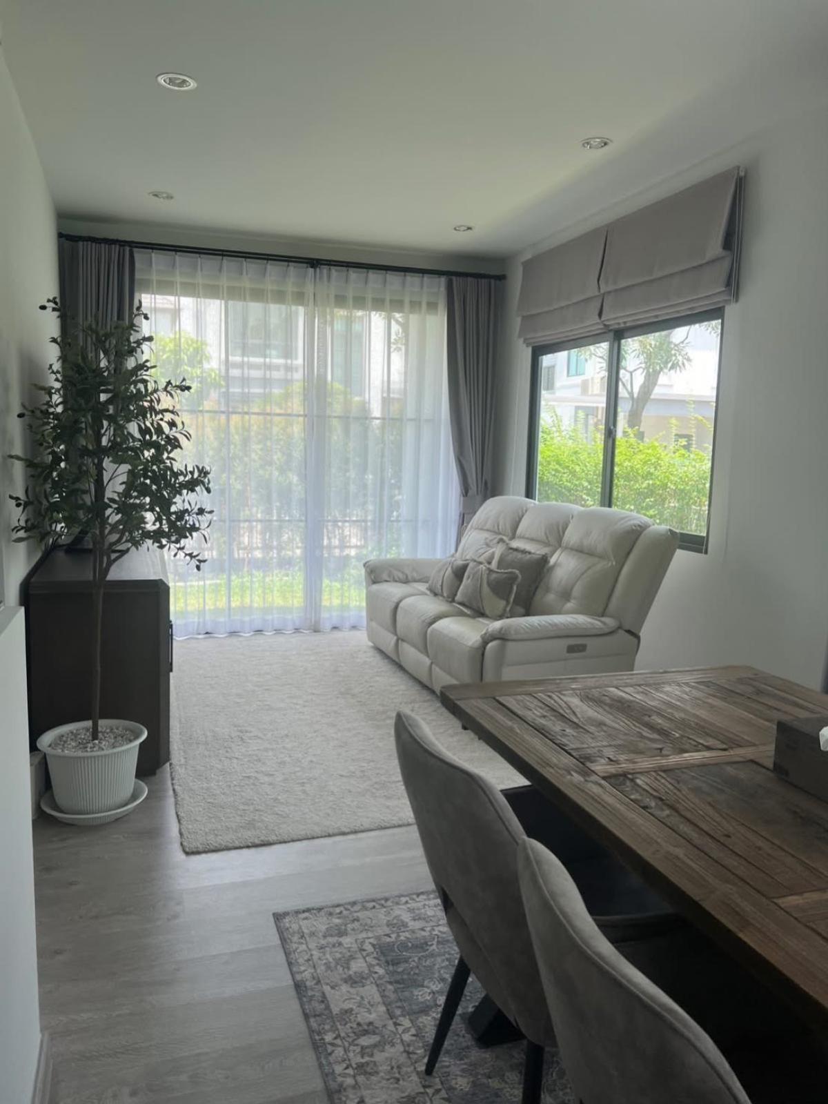 ขายบ้านลาดกระบัง สุวรรณภูมิ : ขายบ้าน  สราญสิริ รามคำแหง หน้ากว้าง MRT-มีนบุร คลองสองต้นนุ่น เขต ลาดกระบัง กรุงเทพ CX-134591