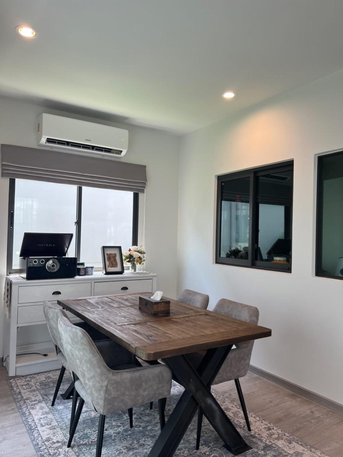 ขายบ้านลาดกระบัง สุวรรณภูมิ : ขายบ้าน  สราญสิริ รามคำแหง หน้ากว้าง MRT-มีนบุร คลองสองต้นนุ่น เขต ลาดกระบัง กรุงเทพ CX-134591