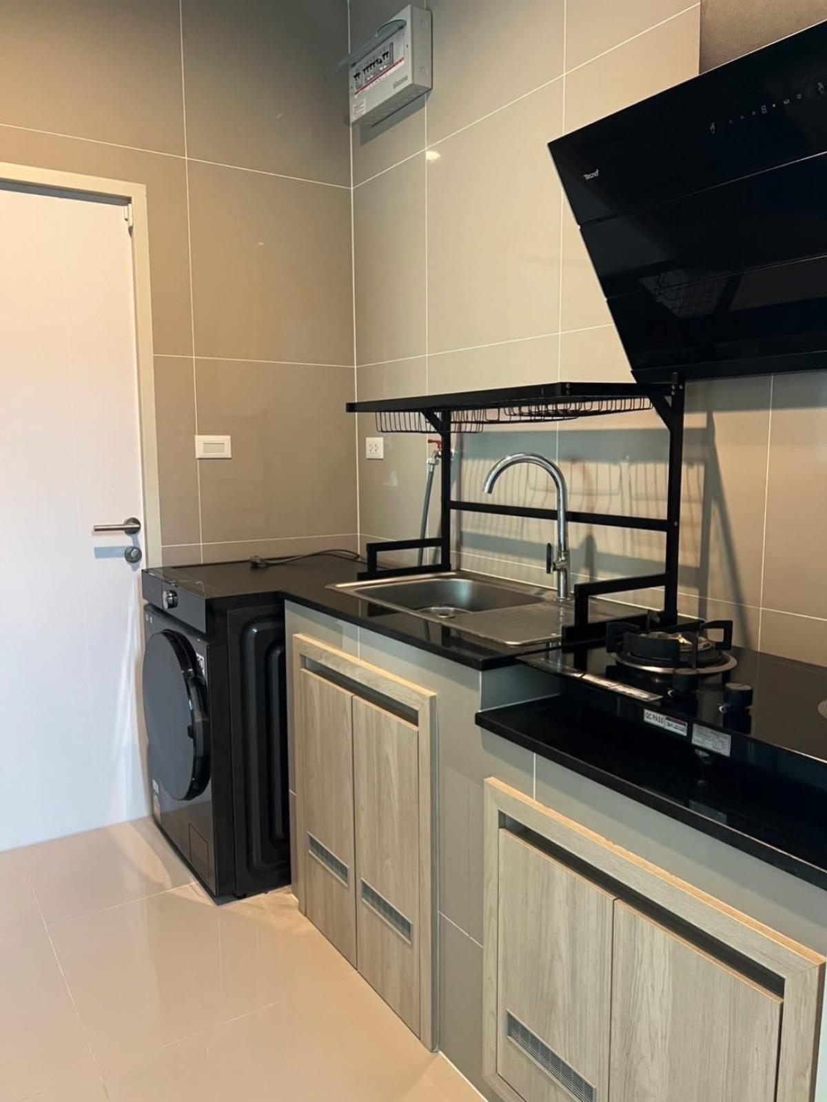 ขายบ้านลาดกระบัง สุวรรณภูมิ : ขายบ้าน  สราญสิริ รามคำแหง หน้ากว้าง MRT-มีนบุร คลองสองต้นนุ่น เขต ลาดกระบัง กรุงเทพ CX-134591