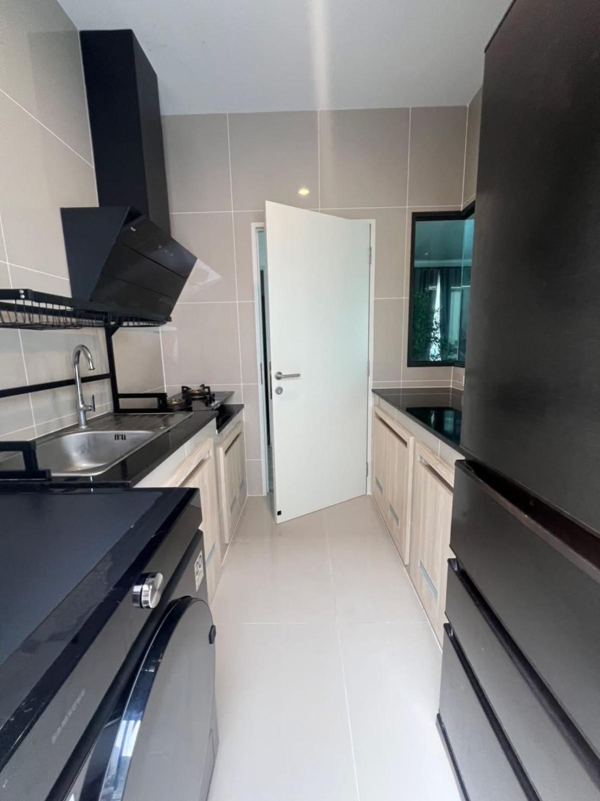 ขายบ้านลาดกระบัง สุวรรณภูมิ : ขายบ้าน  สราญสิริ รามคำแหง หน้ากว้าง MRT-มีนบุร คลองสองต้นนุ่น เขต ลาดกระบัง กรุงเทพ CX-134591