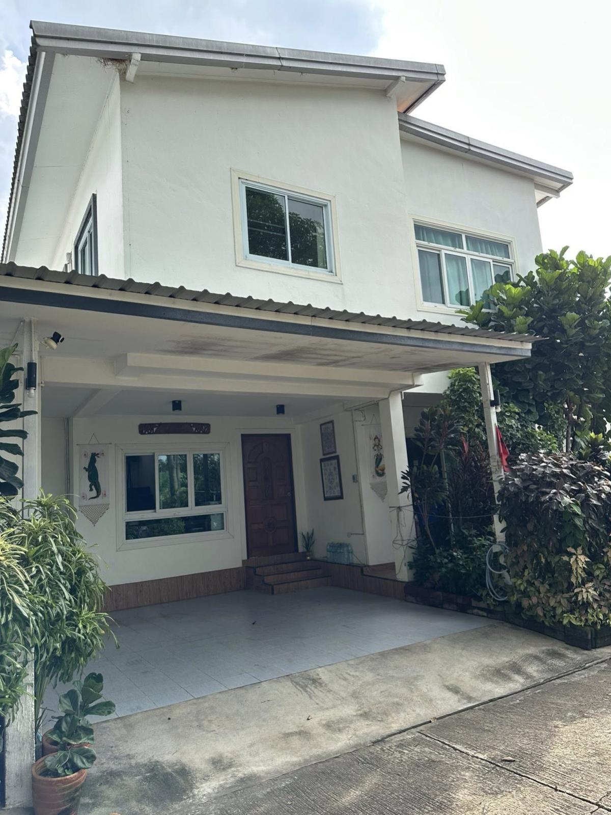 ขายบ้านปทุมธานี รังสิต ธรรมศาสตร์ : ขายหมู่บ้านรัตวรรณ2 วิวสวย ห้องมุม หน้ากว้าง ลาดสวาย ลำลูกกา ปทุมธานี CX-134565