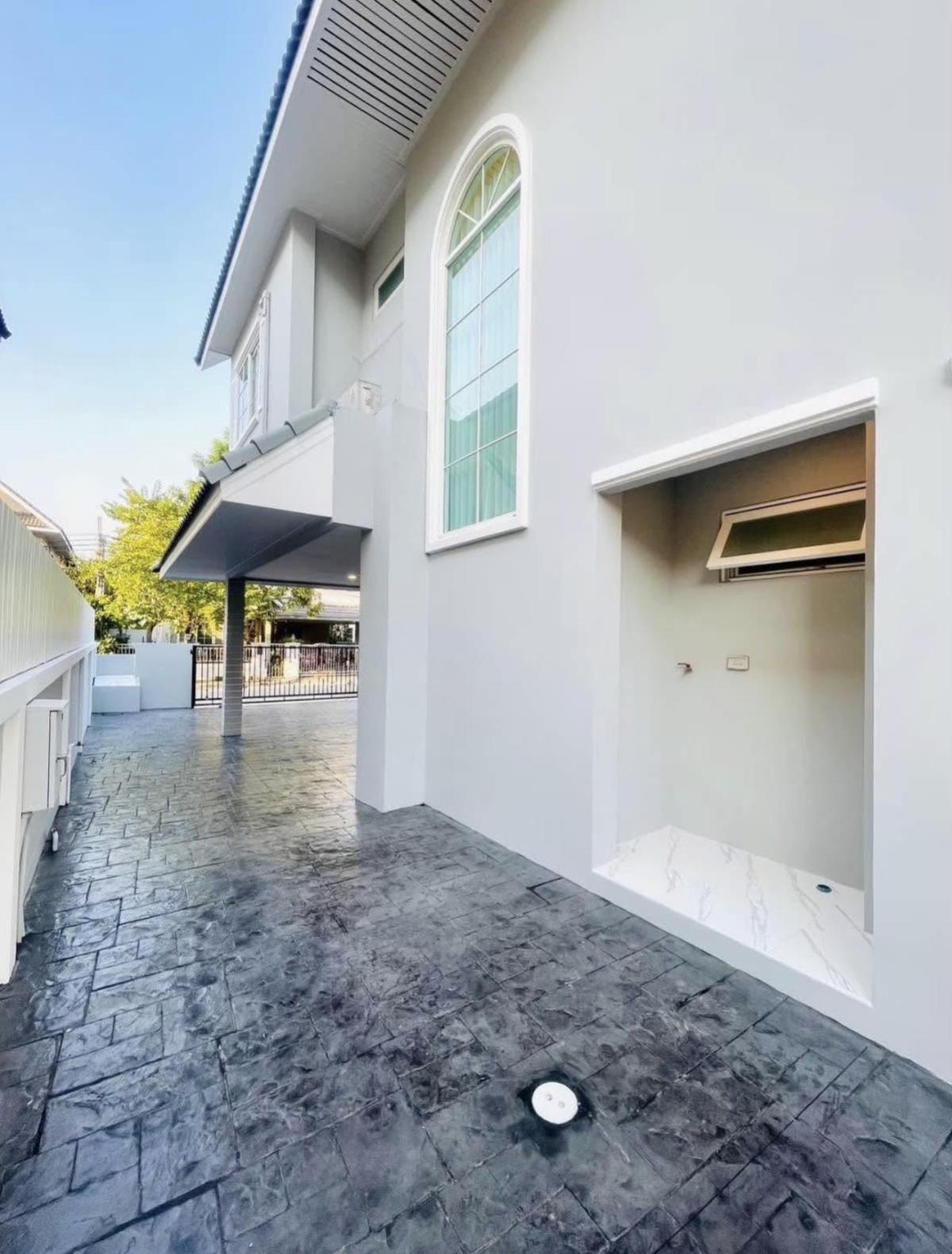 ขายบ้านพุทธมณฑล ศาลายา : ขายบ้าน  บริติช พาร์ค ทวีวัฒนา หน้ากว้าง รีโนเวทใหม่ ทวีวัฒนา เขต ทวีวัฒนา กรุงเทพ CX-134286