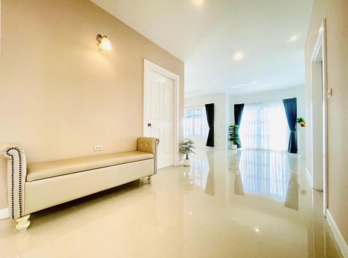 ขายบ้านพุทธมณฑล ศาลายา : ขายบ้าน  บริติช พาร์ค ทวีวัฒนา หน้ากว้าง รีโนเวทใหม่ ทวีวัฒนา เขต ทวีวัฒนา กรุงเทพ CX-134286