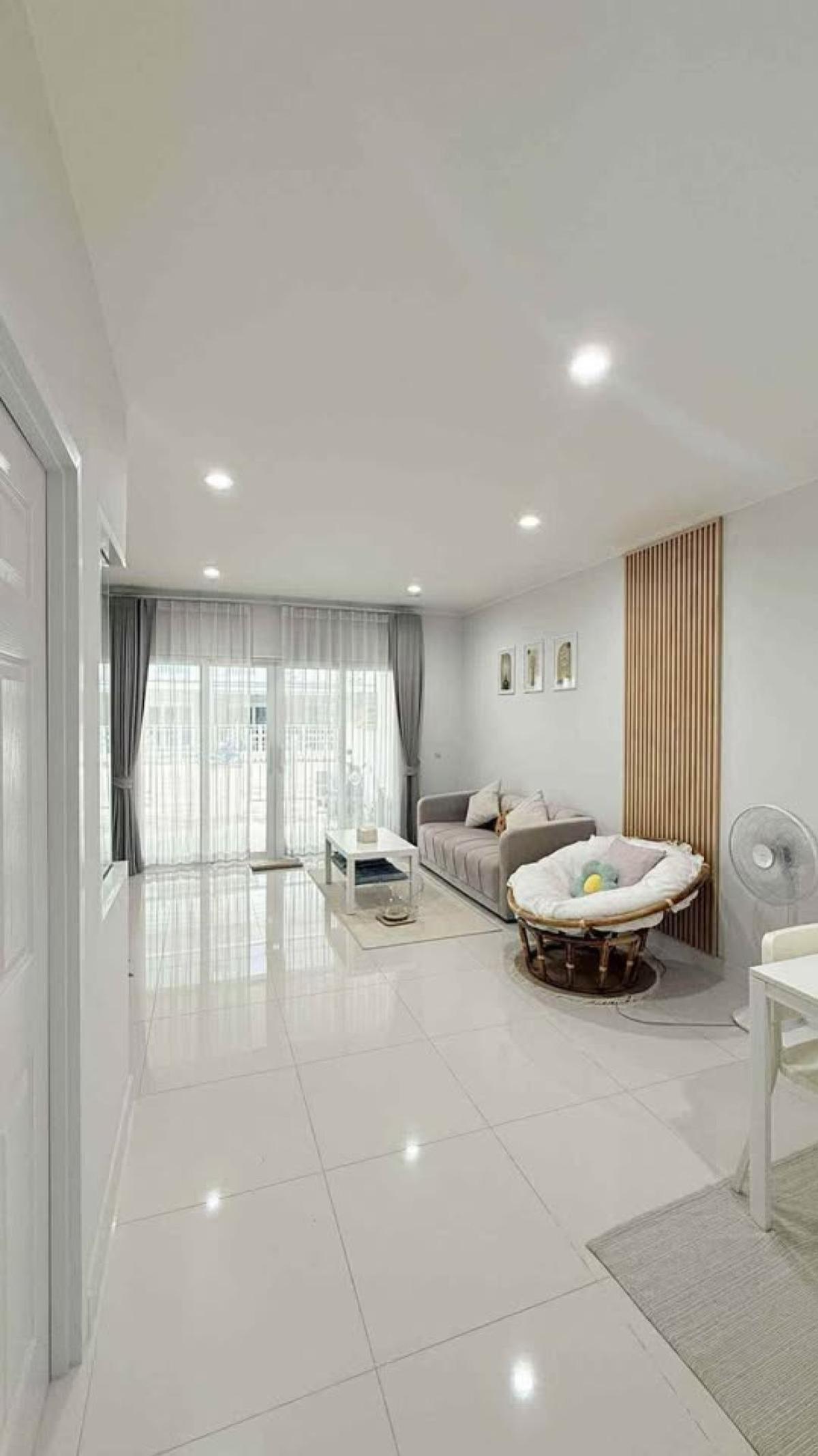 ขายทาวน์โฮมมหาชัย สมุทรสาคร : ขายทาวน์เฮ้าส์/ทาวน์โฮม  เดอะมิราเคิล กาญจนาภิเษก - เอกชัย หน้ากว้าง บางน้ำจืด เมืองสมุทรสาคร สมุทรสาคร CX-134379