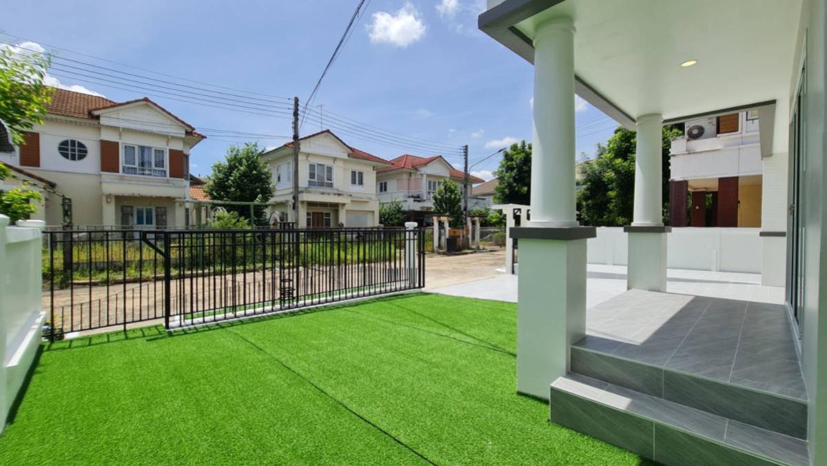 ขายบ้านปทุมธานี รังสิต ธรรมศาสตร์ : ขายบ้าน  มณีรินทร์ เอ็กซ์คลูซีฟ พาร์ค รังสิต หน้ากว้าง รีโนเวทใหม่ บ้านกลาง เมืองปทุมธานี ปทุมธานี CX-134209