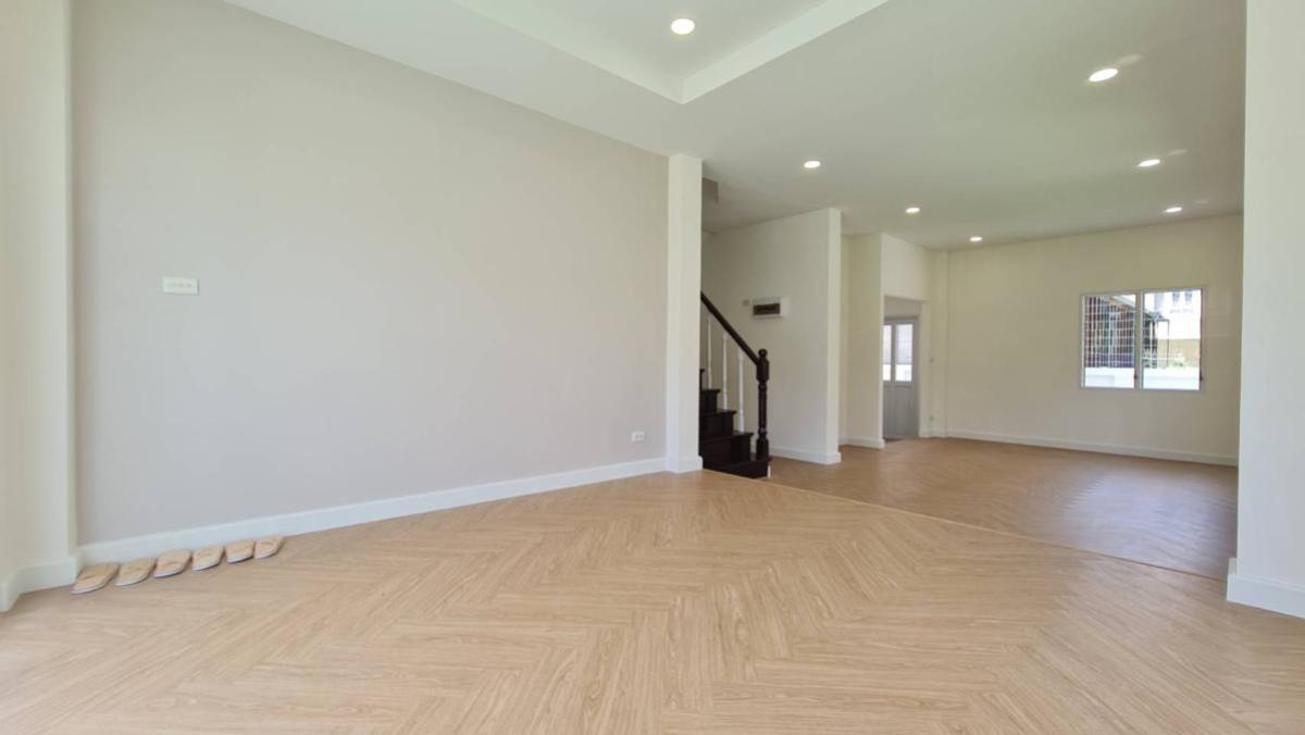 ขายบ้านปทุมธานี รังสิต ธรรมศาสตร์ : ขายบ้าน  มณีรินทร์ เอ็กซ์คลูซีฟ พาร์ค รังสิต หน้ากว้าง รีโนเวทใหม่ บ้านกลาง เมืองปทุมธานี ปทุมธานี CX-134209