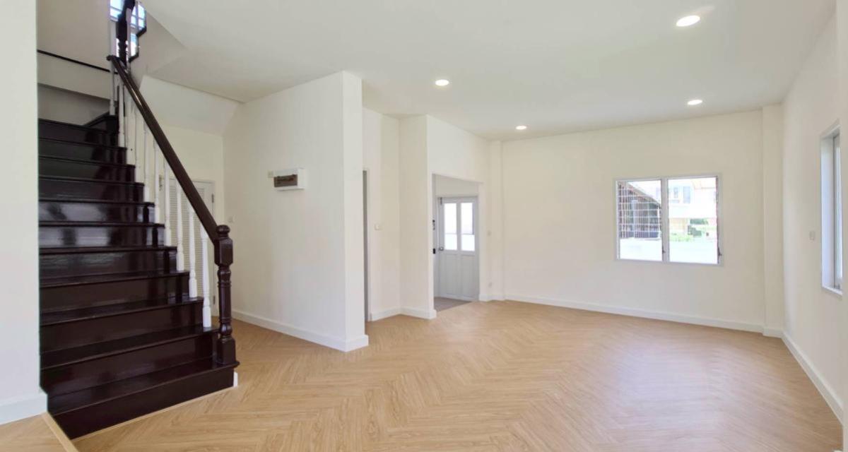 ขายบ้านปทุมธานี รังสิต ธรรมศาสตร์ : ขายบ้าน  มณีรินทร์ เอ็กซ์คลูซีฟ พาร์ค รังสิต หน้ากว้าง รีโนเวทใหม่ บ้านกลาง เมืองปทุมธานี ปทุมธานี CX-134209