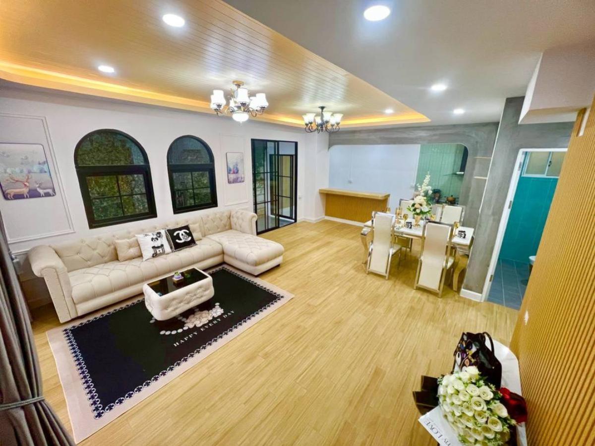 For SaleTownhomePathum Thani,Rangsit, Thammasat : For Sale Townhouse/Townhome  , The Trust Town Wongwaen - Lamlukka , Bueng Kham Phoi , Lam Luk Ka , Pathum Thani , CX-132370