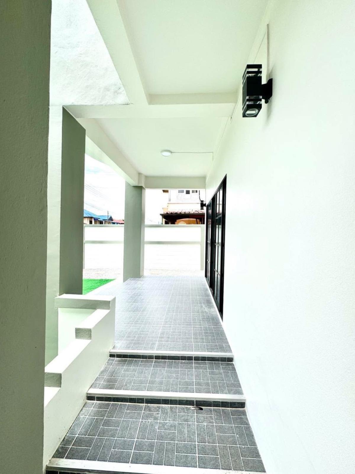 For SaleHousePathum Thani,Rangsit, Thammasat : For Sale House , Baan Pornjira khong 7 , wide frontage , newly renovated , Bueng Kham Phoi , Lam Luk Ka , Pathum Thani , CX-134003