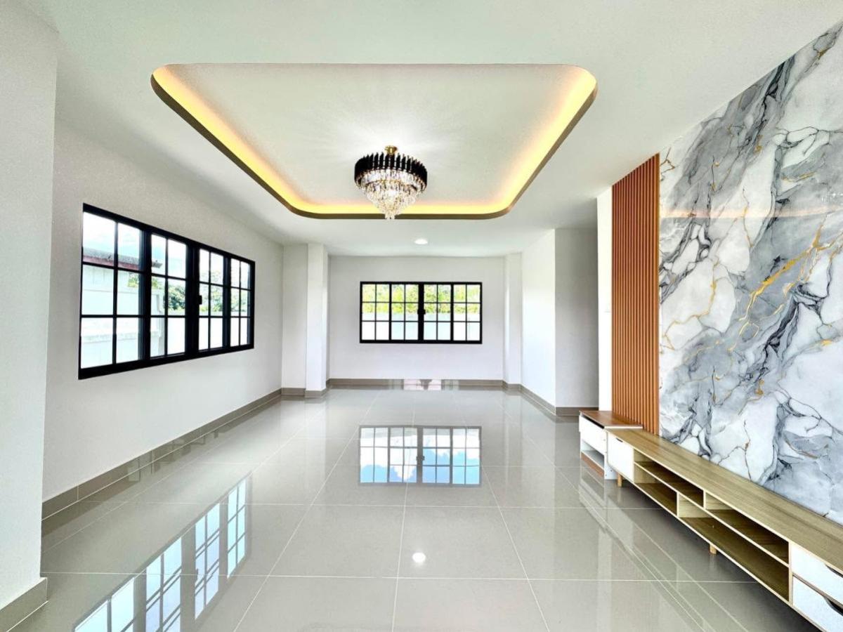 For SaleHousePathum Thani,Rangsit, Thammasat : For Sale House , Baan Pornjira khong 7 , wide frontage , newly renovated , Bueng Kham Phoi , Lam Luk Ka , Pathum Thani , CX-134003