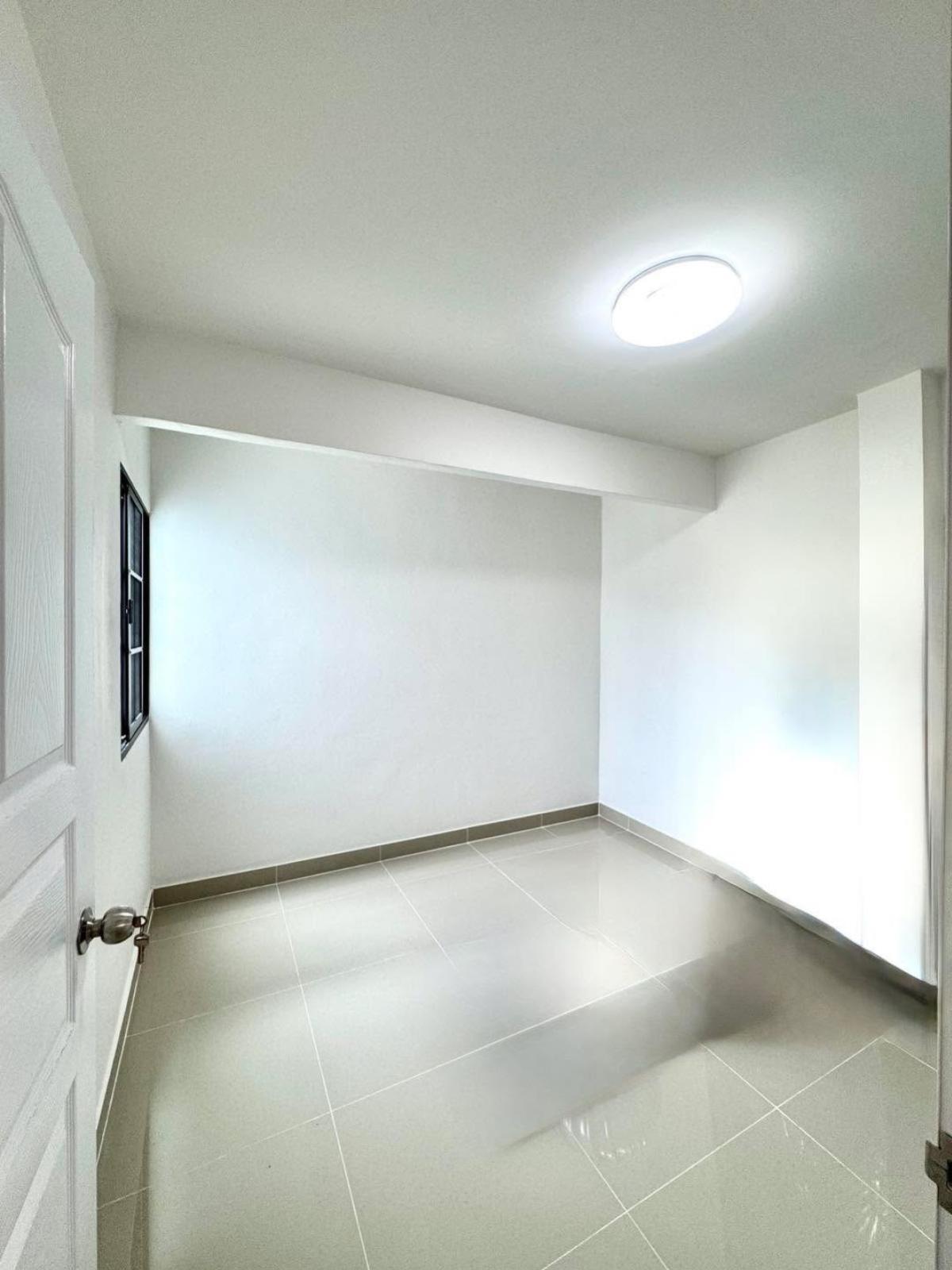 For SaleHousePathum Thani,Rangsit, Thammasat : For Sale House , Baan Pornjira khong 7 , wide frontage , newly renovated , Bueng Kham Phoi , Lam Luk Ka , Pathum Thani , CX-134003