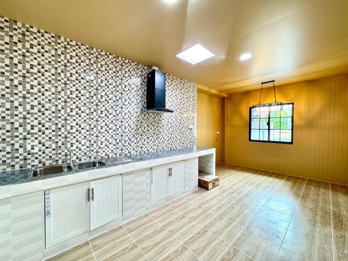 For SaleHousePathum Thani,Rangsit, Thammasat : For Sale House , Baan Pornjira khong 7 , wide frontage , newly renovated , Bueng Kham Phoi , Lam Luk Ka , Pathum Thani , CX-134003