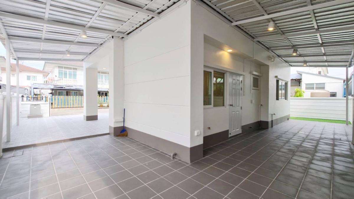 ขายบ้านนนทบุรี บางใหญ่ บางบัวทอง : ขายบ้าน  บ้านคุณาภัทร 6 หน้ากว้าง รีโนเวทใหม่ พิมลราช บางบัวทอง นนทบุรี CX-133778