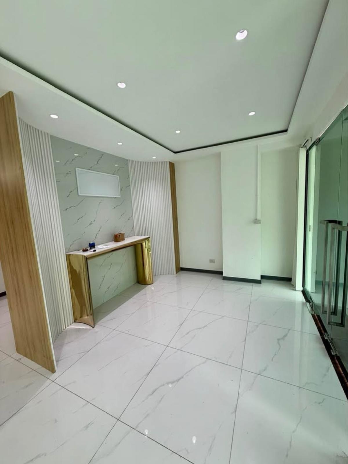 ขายทาวน์โฮมรัชดา ห้วยขวาง : ขายทาวน์เฮ้าส์/ทาวน์โฮม  บี สแควร์ พระราม 9-เหม่งจ๋าย รีโนเวทใหม่ วังทองหลาง เขต วังทองหลาง กรุงเทพ CX-133730