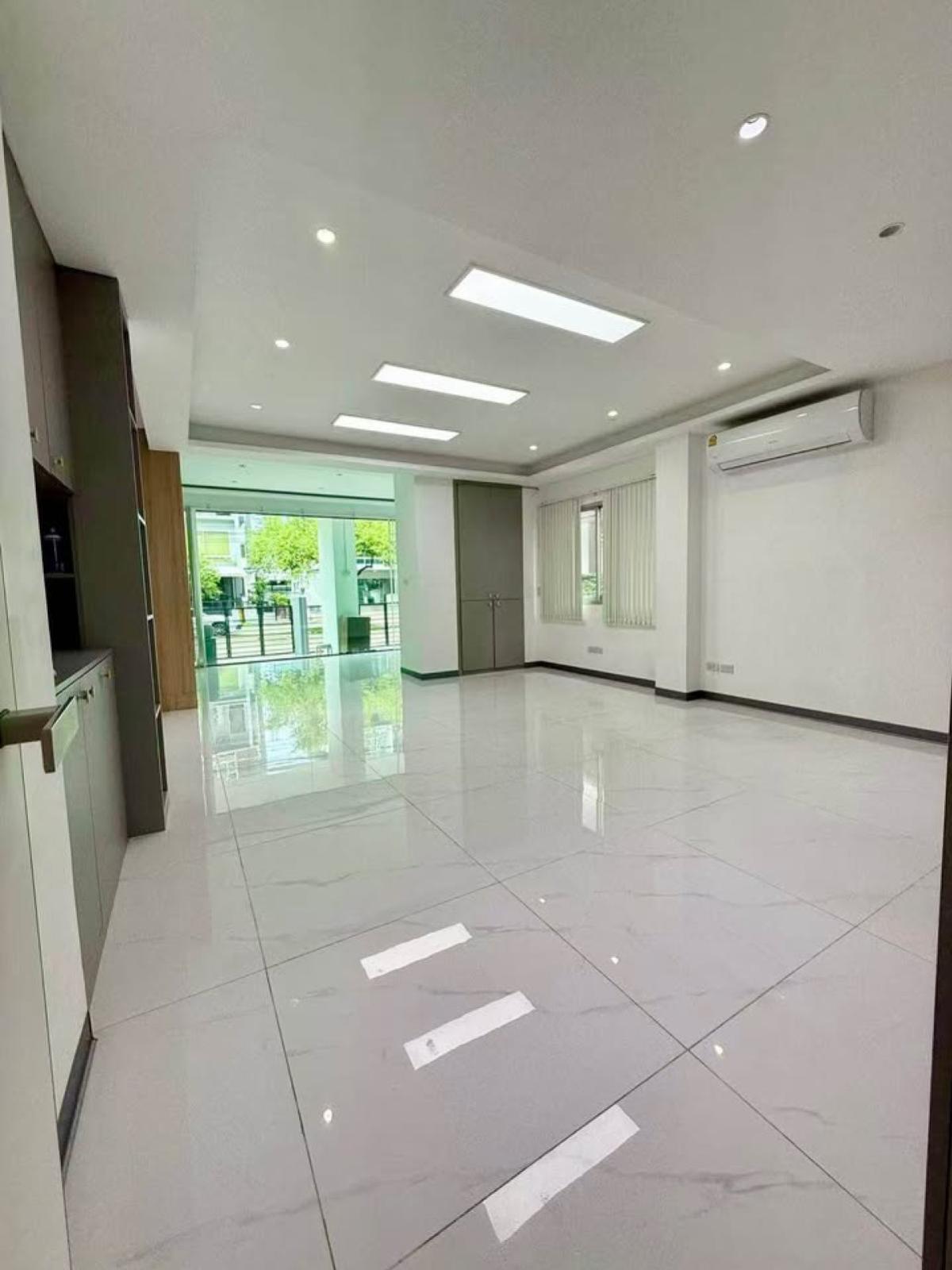 ขายทาวน์โฮมรัชดา ห้วยขวาง : ขายทาวน์เฮ้าส์/ทาวน์โฮม  บี สแควร์ พระราม 9-เหม่งจ๋าย รีโนเวทใหม่ วังทองหลาง เขต วังทองหลาง กรุงเทพ CX-133730