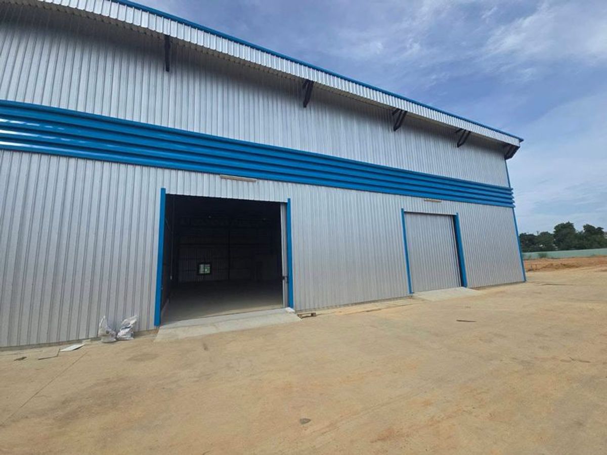 For RentWarehouseSamut Prakan,Samrong : Warehouse for rent on Srinakarin Road, Nam Daeng, Samut Prakan (Property Code TW4-15102025)