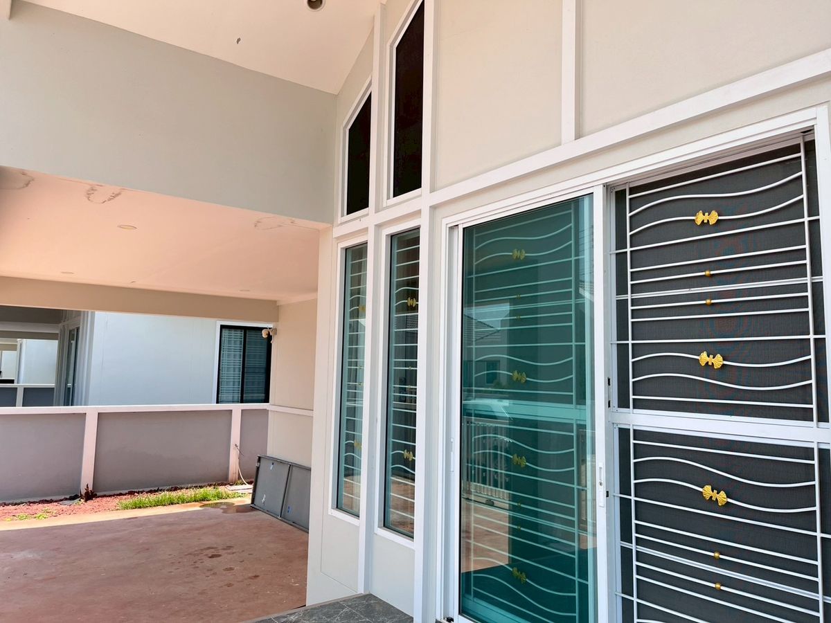 For SaleHouseRatchaburi : Single house for sale, Maple Home Ku Bua, Mueang District, Ratchaburi, Nordic style, first single story, corner house. Location next to the main road