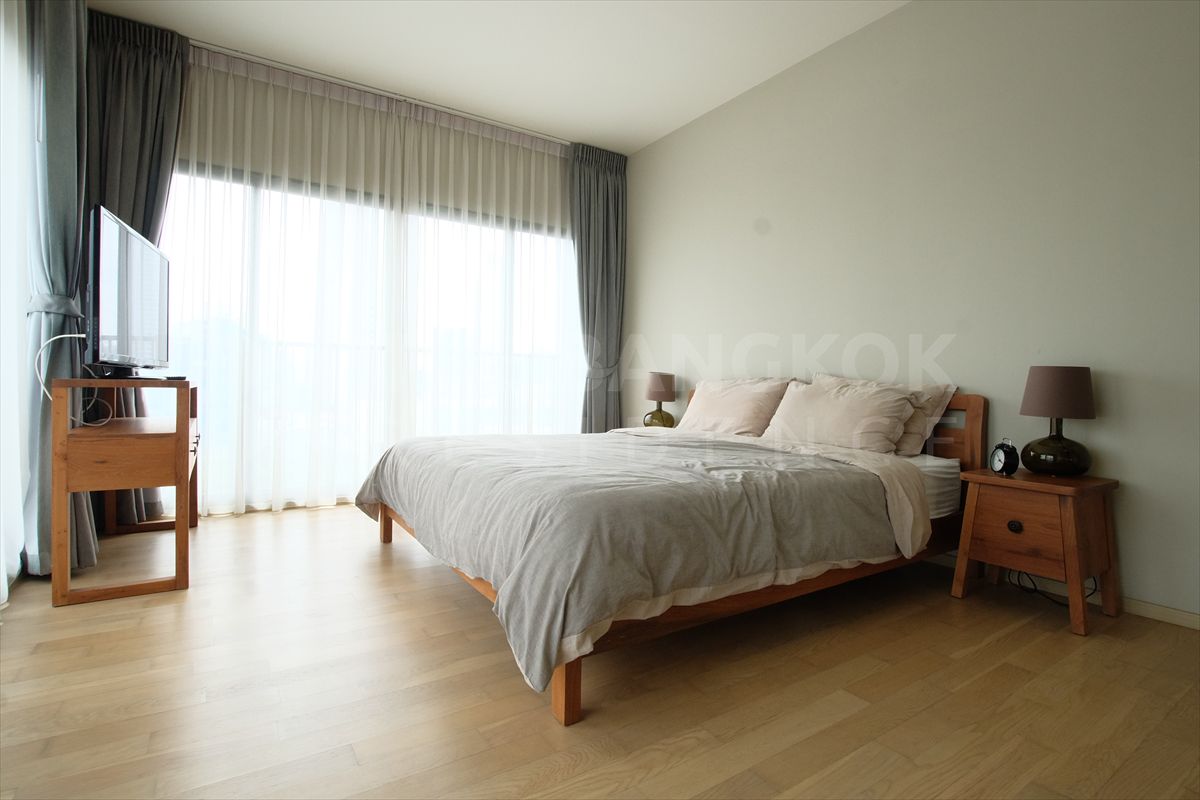 For SaleCondoSukhumvit, Asoke, Thonglor : 🔥 Rare Unit! Extra-Large Condo at Noble Reveal near BTS Thonglo