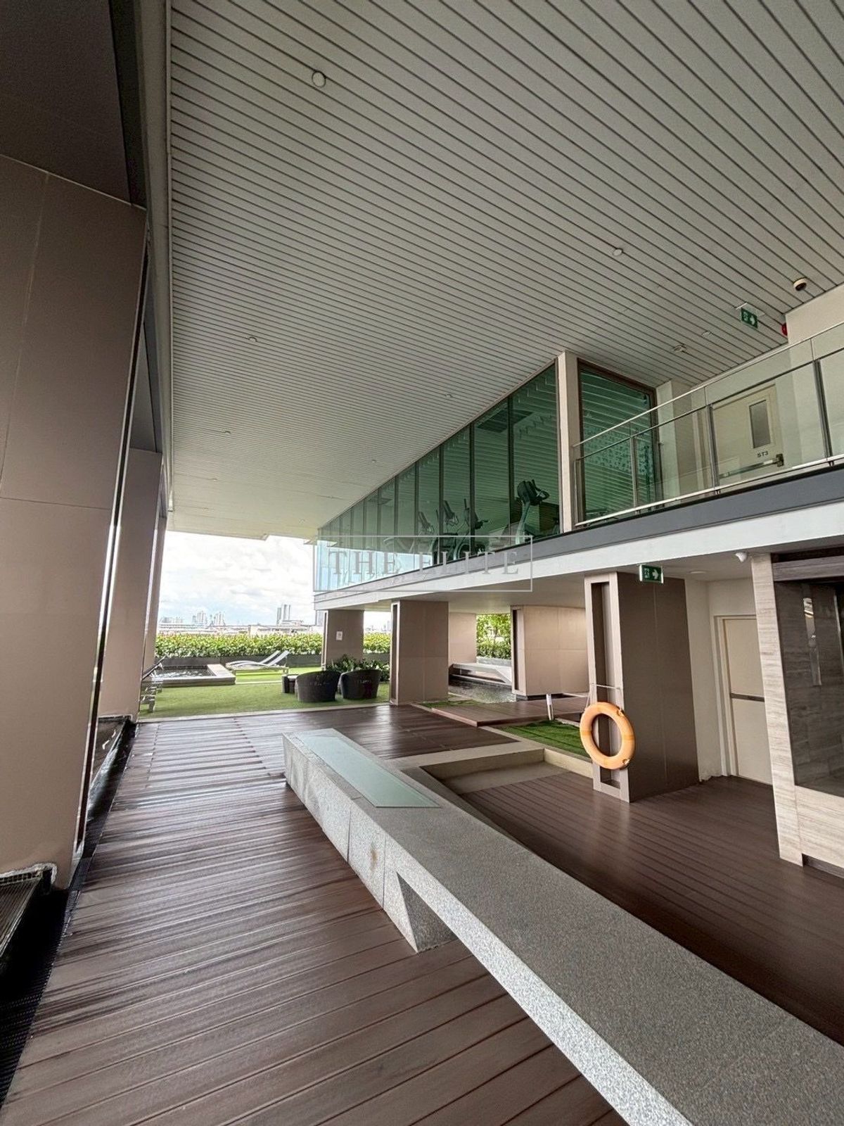 ขายคอนโดวงเวียนใหญ่ เจริญนคร : ✨ คอนโดพรีเมียมติดรถไฟฟ้า ราคาดีสุดในตลาดตอนนี้ The Room BTS Wongwianyai 💯