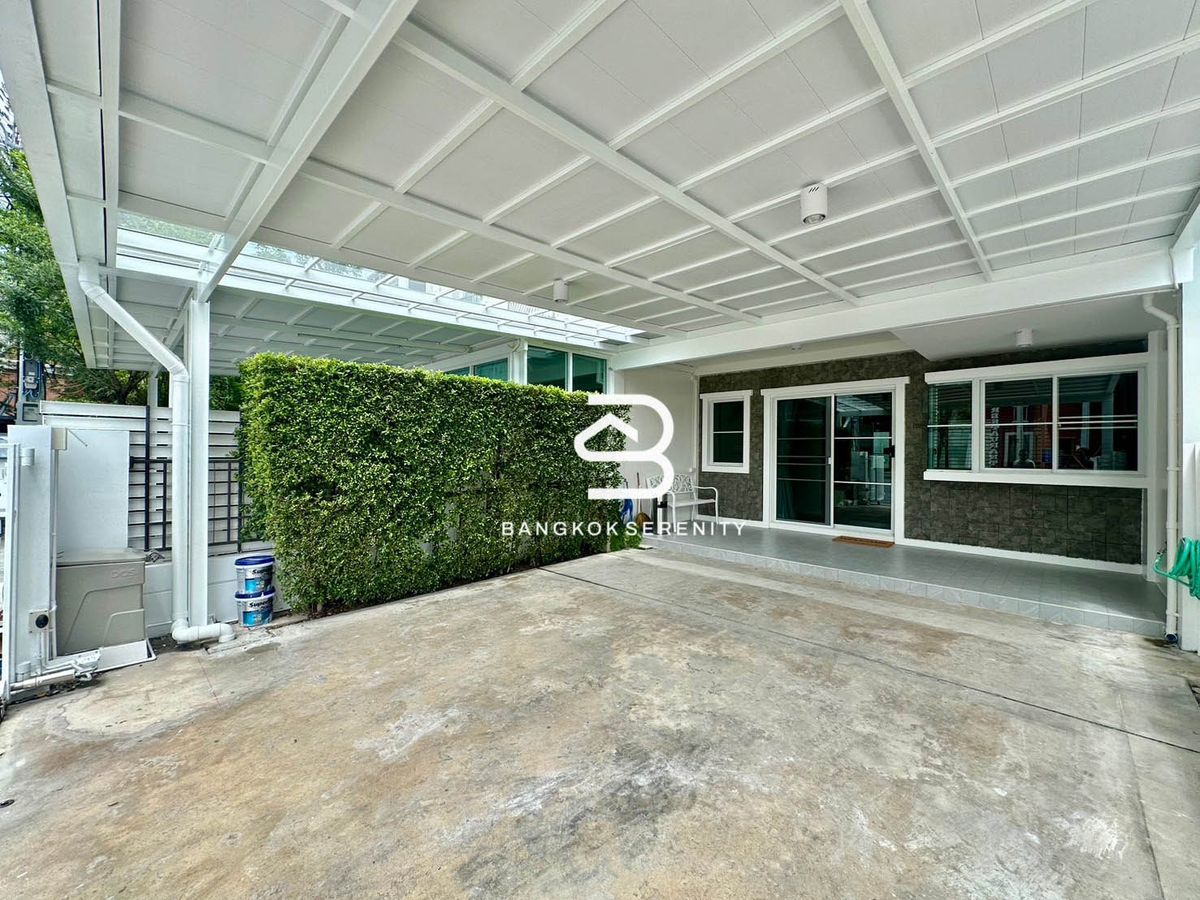 ให้เช่าทาวน์โฮมบางนา แบริ่ง ลาซาล : Townhome for rent at Indy 2 Bangna Ramkhamheang 2