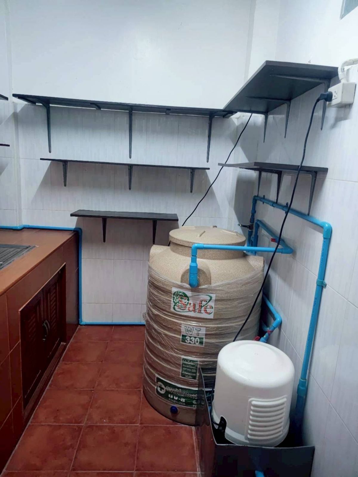 For RentShop HouseSukhumvit, Asoke, Thonglor : Commercial building for rent, 1st floor, good location, next to the road, suitable for doing business (N.1897)