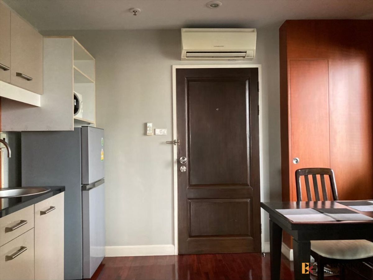 For SaleCondoSukhumvit, Asoke, Thonglor : Spacious, airy comfortable unit at Baan Suanpetch near BTS Phrom Phong