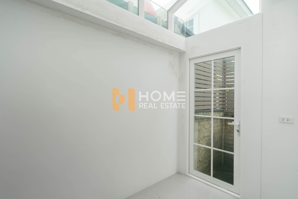 ขายบ้านท่าพระ ตลาดพลู วุฒากาศ : 🚨 โอกาสสุดท้าย! หลังมุมแปลงสวย ไม่เคยเข้าอยู่ สภาพดีมาก รีบก่อนหลุดมือ🔥 โกลเด้น นีโอ สาทร / 4 ห้องนอน (ขาย), Golden Neo Sathorn / 4 Bedrooms (FOR SALE) BALL012