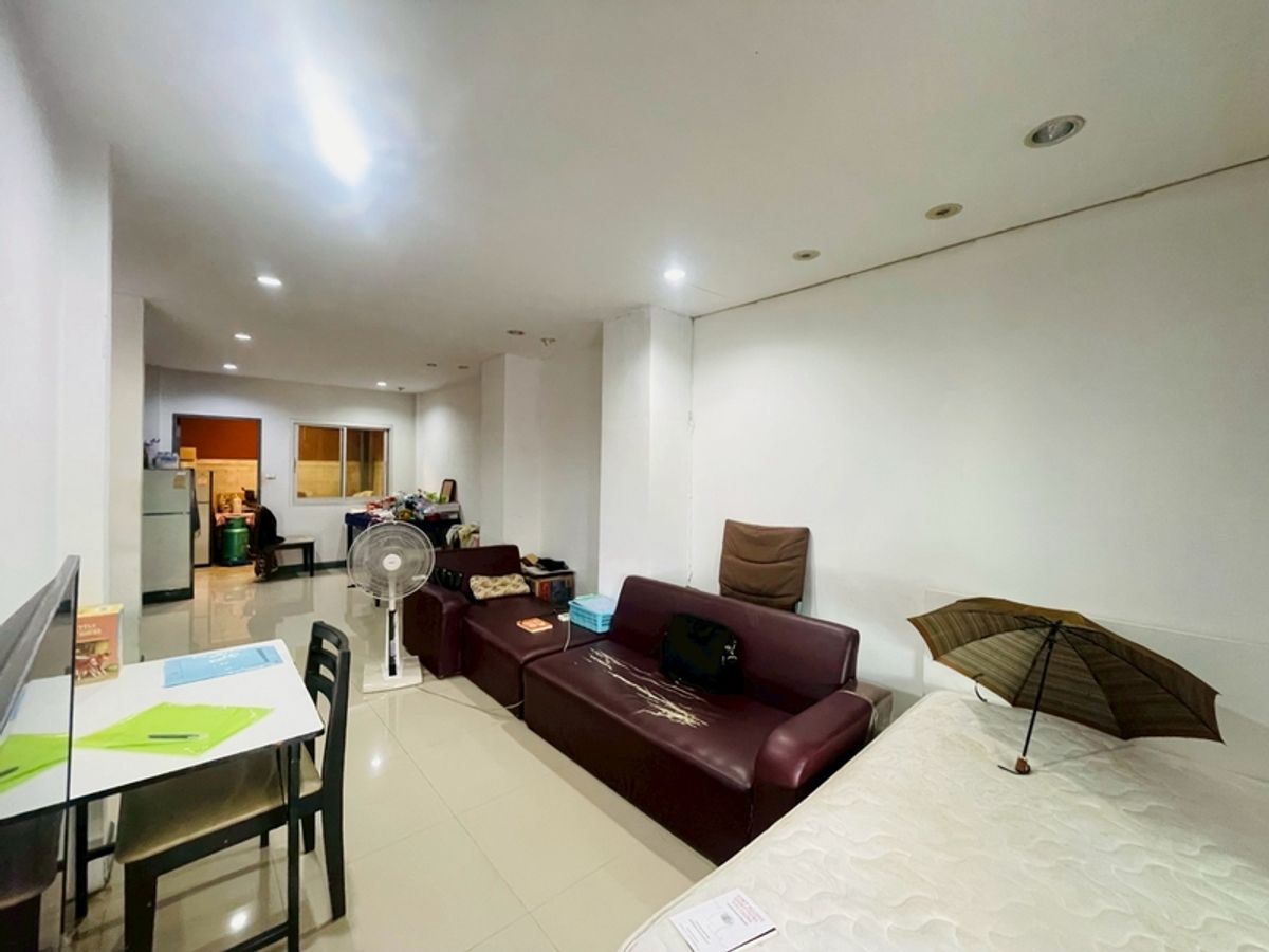 ขายทาวน์โฮมพระราม 2 บางขุนเทียน : ขายทาวเฮาส์ 2 ชั้น 22.5 ตรว. ซอย 8 หมู่บ้านสินทวีเทียนทะเล2 ใกล้เซ็นทรัลพระราม2