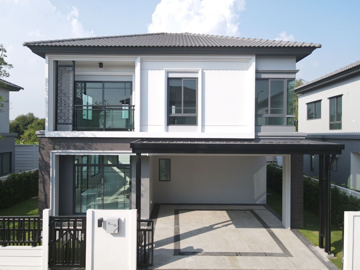 For SaleHouseLadkrabang, Suwannaphum Airport : 2-story house for sale, beautifully decorated, Romklao-Lat Krabang area. Near Robinson Lifestyle Lat Krabang, only 3.1 km.