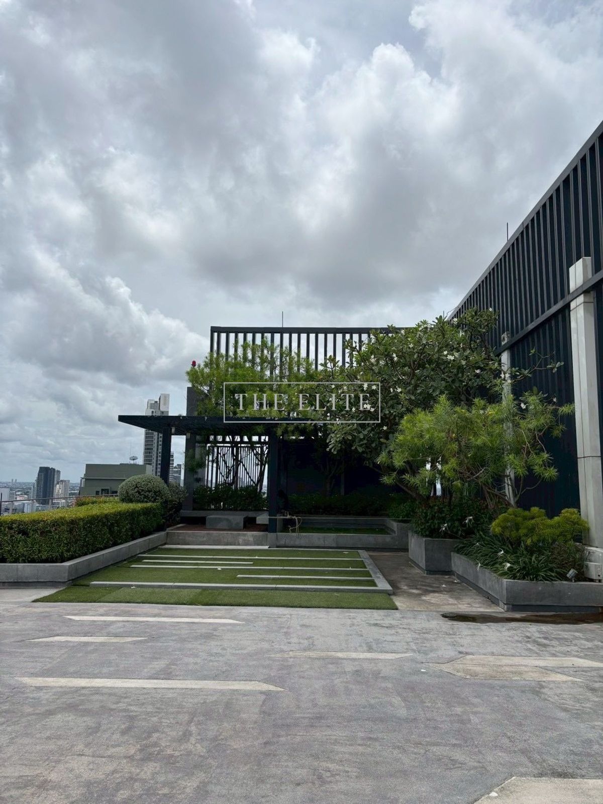 ขายคอนโดวงเวียนใหญ่ เจริญนคร : ✨ คอนโดพรีเมียมติดรถไฟฟ้า ราคาดีสุดในตลาดตอนนี้ The Room BTS Wongwianyai 💯