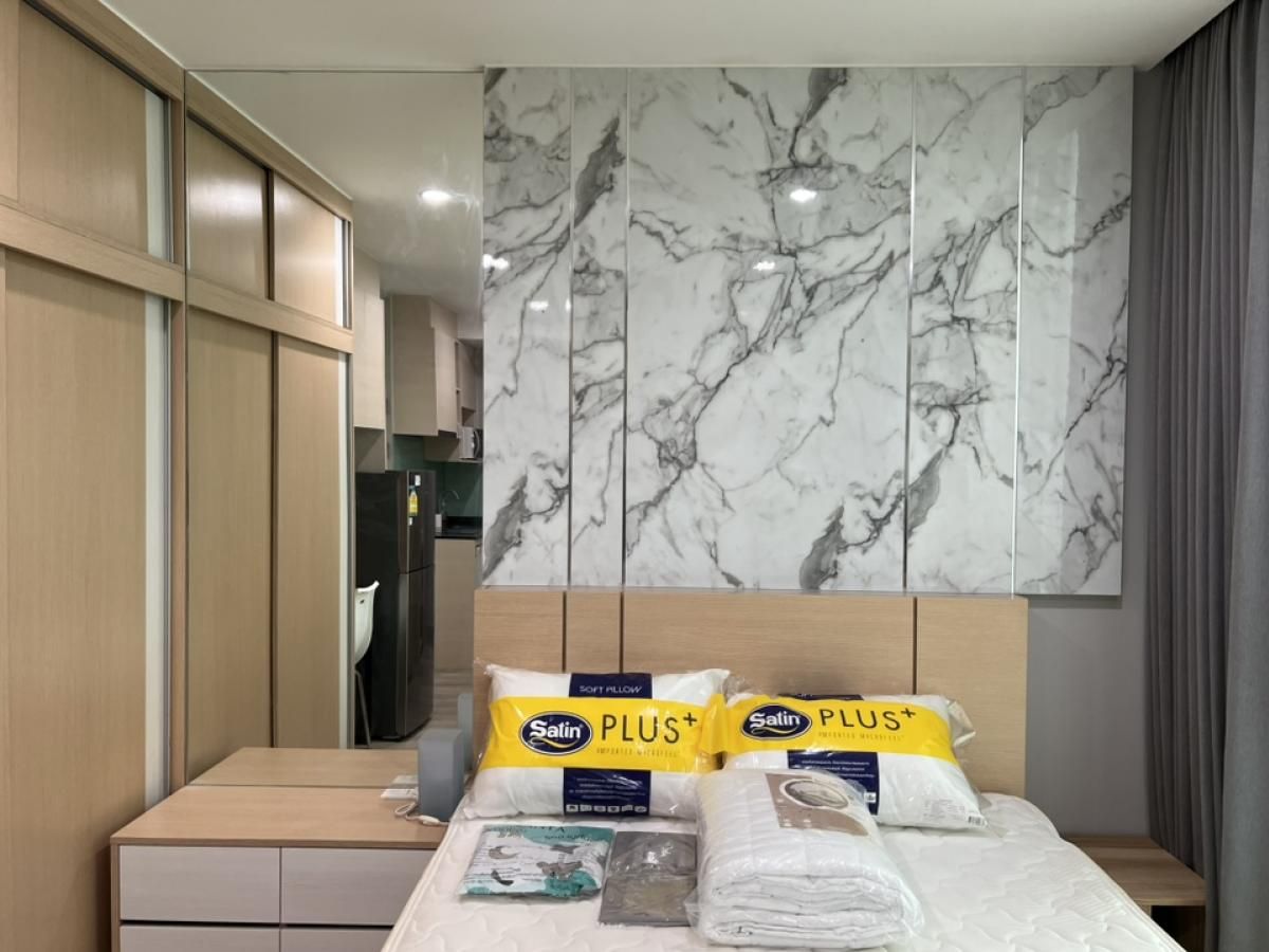 ให้เช่าคอนโดรัชดา ห้วยขวาง : ให้เช่า ✨ Noble Revolve Ratchada 2 ✨ ใกล้ MRT ศูนย์วัฒนธรรม เฟอร์นิเจอร์ และ เครื่องใช้ไฟฟ้าครบ 