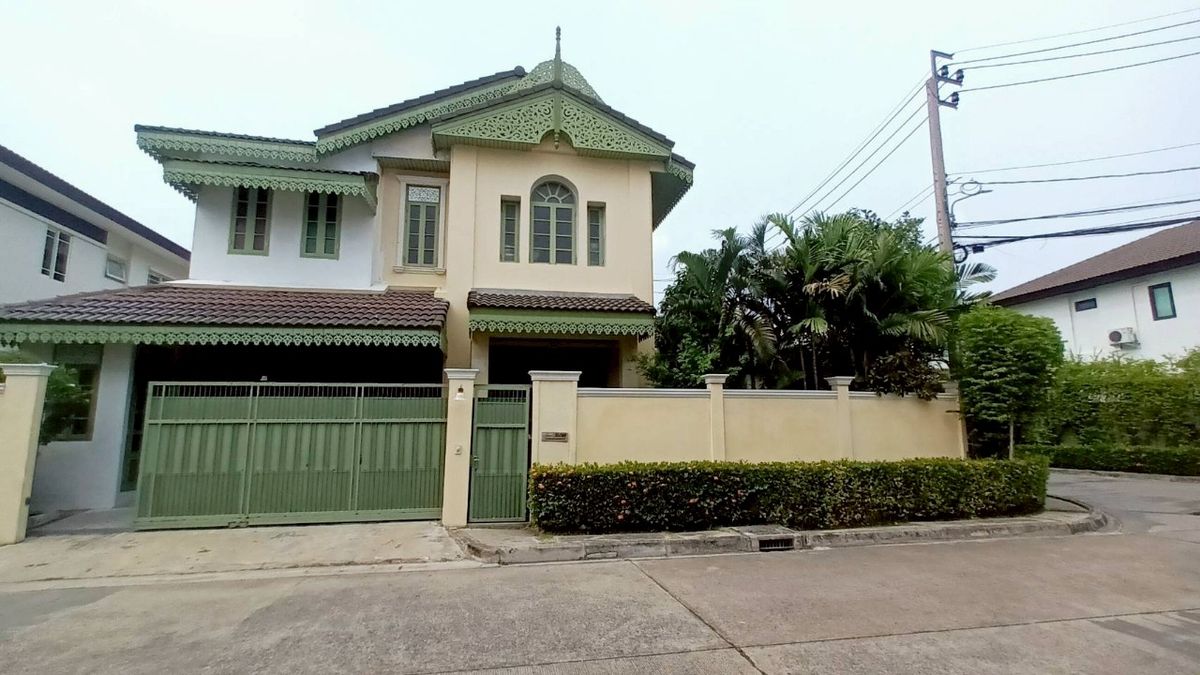 For SaleHousePattanakan, Srinakarin : Mantana Rama9-Krungthep Kreetha 7 For Sale Mantana Rama 9 Krungthep Kreetha New Road Corner detached house, area 62.10 sq m, built in entire house, ready to move in.