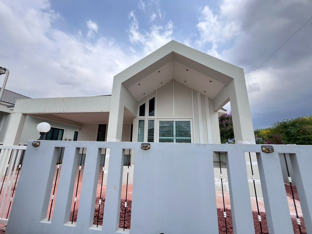 For SaleHouseRatchaburi : Single house for sale, Maple Home Ku Bua, Mueang District, Ratchaburi, Nordic style, first single story, corner house. Location next to the main road