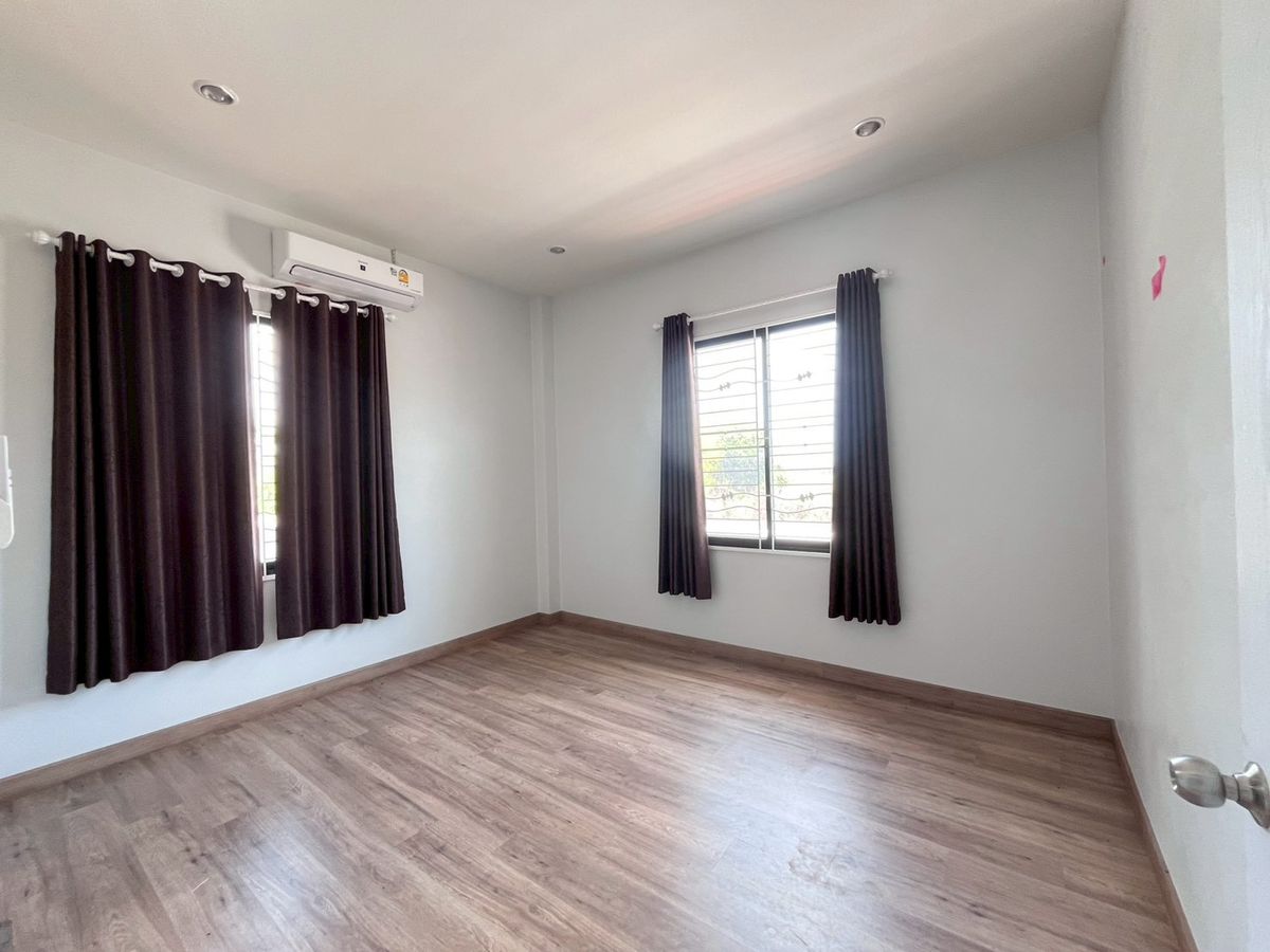 For SaleHouseRatchaburi : Single house for sale, Maple Home Ku Bua, Mueang District, Ratchaburi, Nordic style, first single story, corner house. Location next to the main road