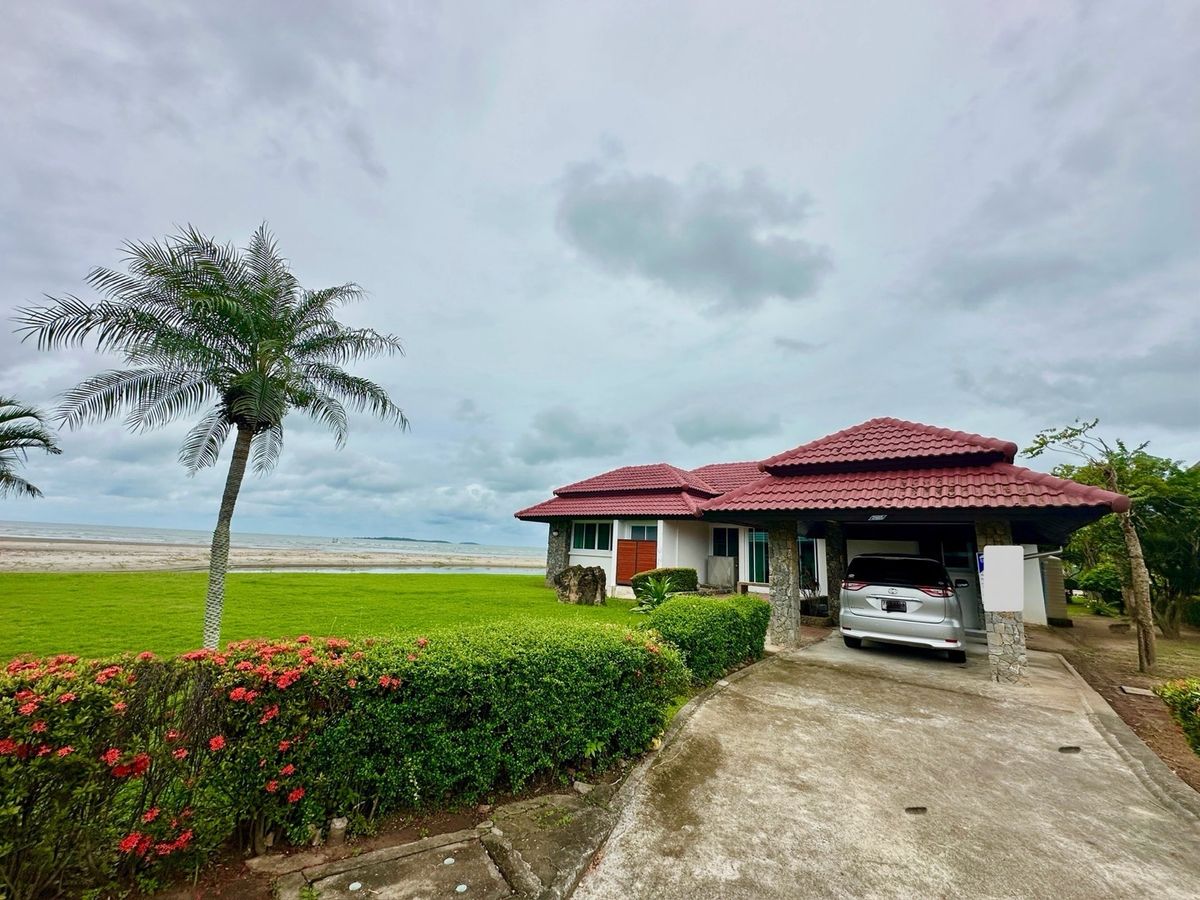 ขายบ้านระยอง : Rock Garden Beach บ้านเดี่ยว ติดทะเล ระยอง พื้นที่ 197.8 ตร.วา  