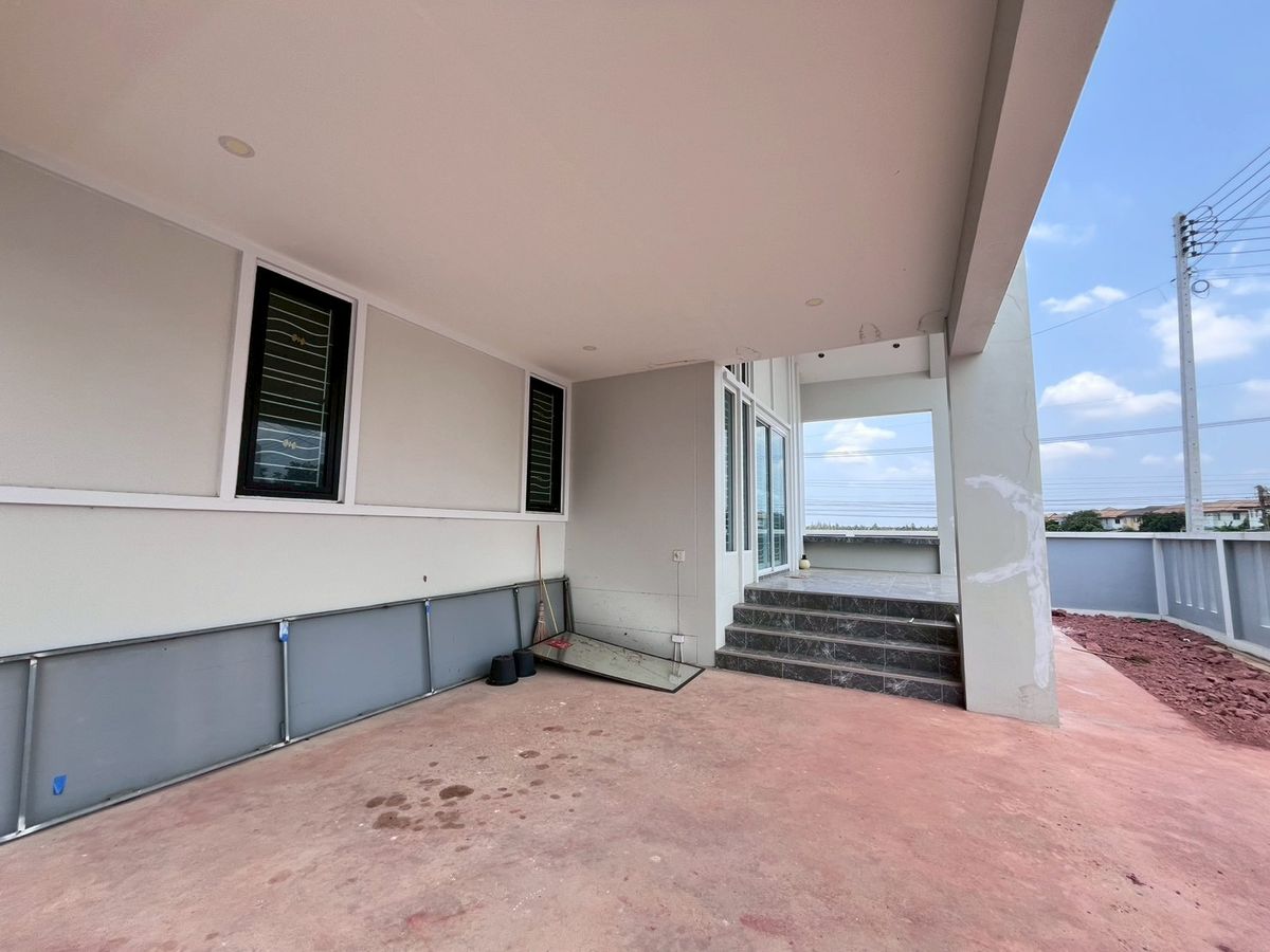 For SaleHouseRatchaburi : Single house for sale, Maple Home Ku Bua, Mueang District, Ratchaburi, Nordic style, first single story, corner house. Location next to the main road