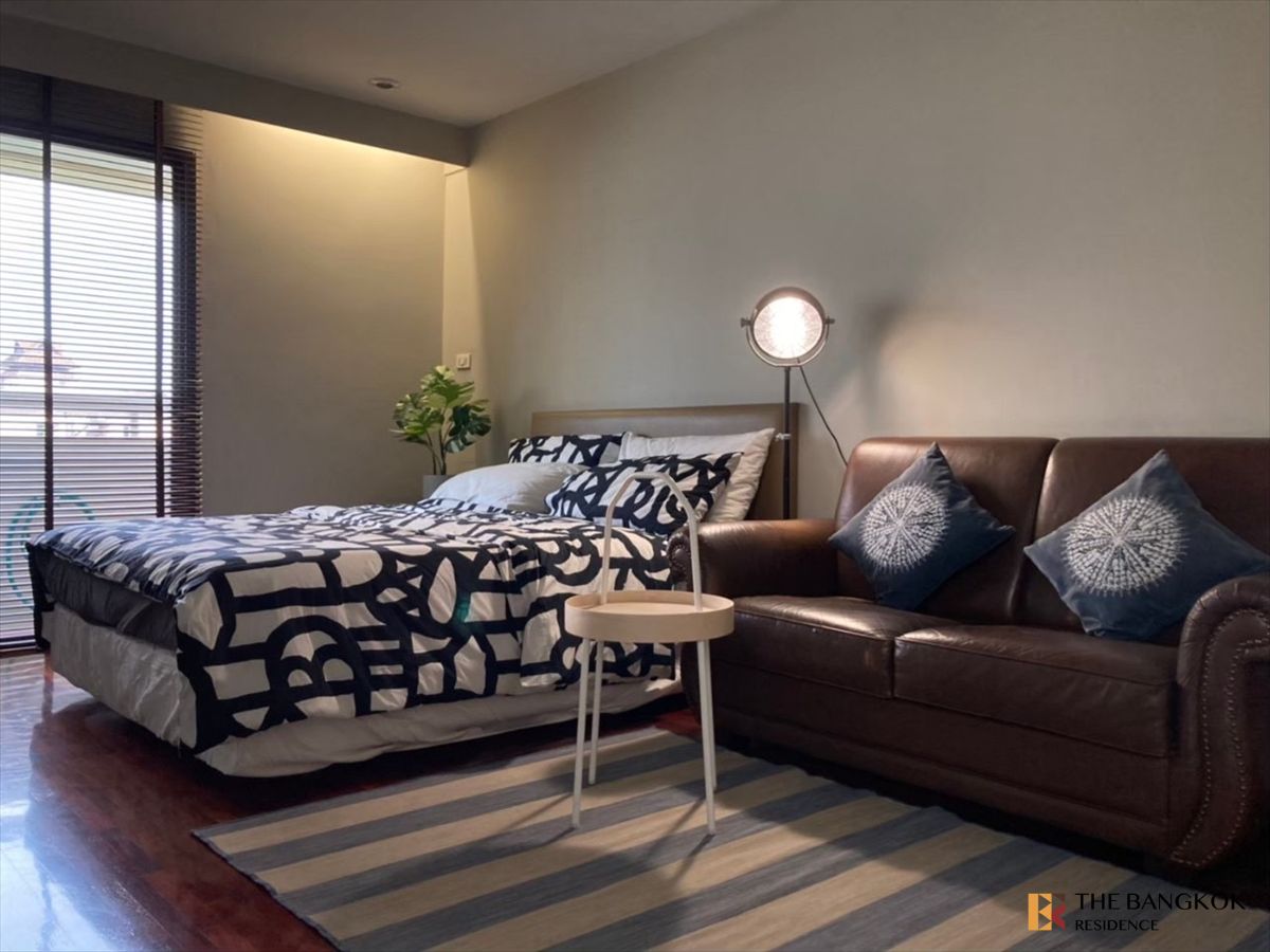 For SaleCondoSukhumvit, Asoke, Thonglor : Spacious, airy comfortable unit at Baan Suanpetch near BTS Phrom Phong